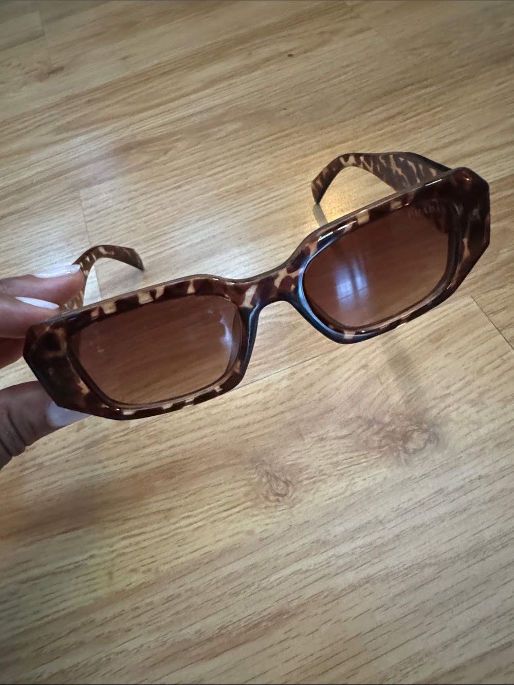 Inspired Tortoiseshell Sunglasses + NEW Diff case ✨